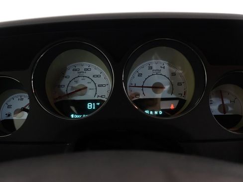 Used 2012 Dodge Challenger SXT RWD image 26