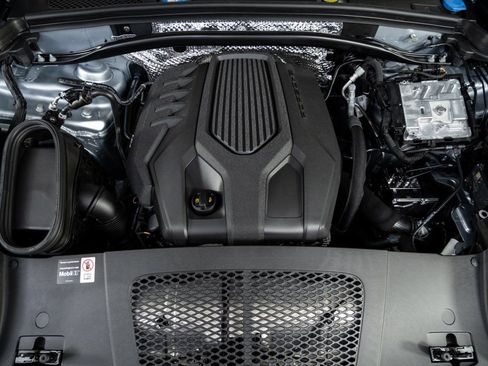 New 2026 Porsche Macan AWD/4WD image 35
