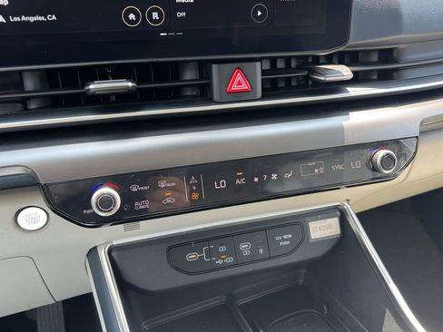 Certified 2026 Kia Carnival SX Prestige FWD image 30