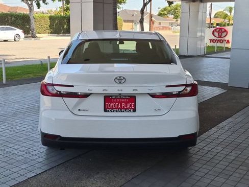 Used 2025 Toyota Camry LE FWD image 9