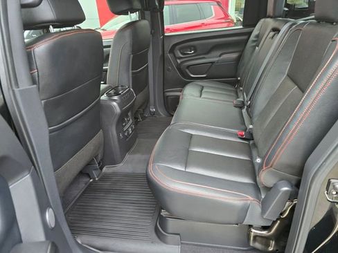Used 2022 Nissan Titan PRO-4X w/ Pro-4x Convenience Package AWD/4WD image 14