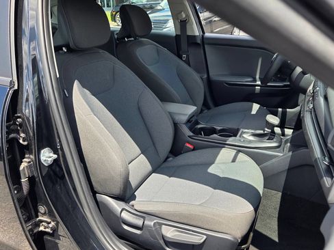 Used 2025 Kia K4 FWD image 16
