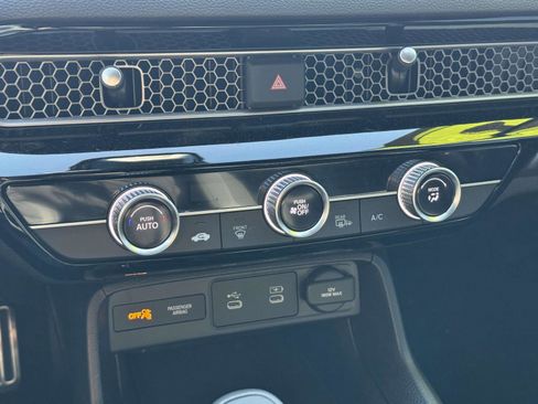 Used 2025 Honda Civic Sport image 15