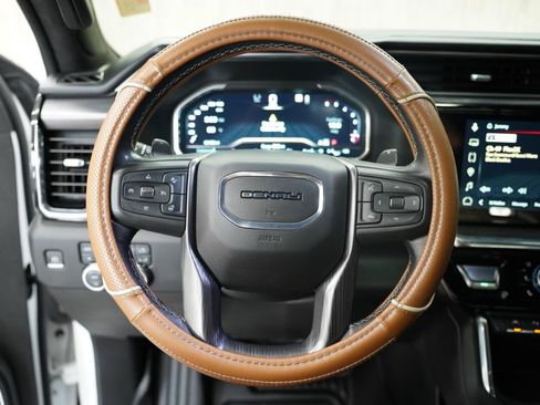 Used 2022 GMC Sierra 1500 Denali Ultimate AWD/4WD image 12