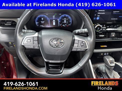 Used 2023 Toyota Highlander Limited image 17