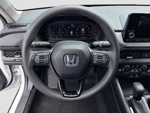Certified 2023 Honda Accord EX image 13
