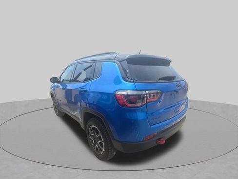 Used 2025 Jeep Compass Trailhawk AWD/4WD image 5