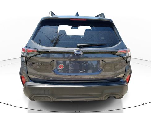 Used 2025 Subaru Forester Premium AWD/4WD image 5