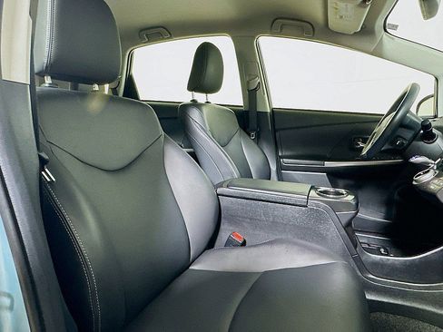 Used 2015 Toyota Prius V Four image 26