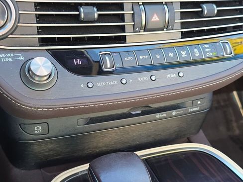 Used 2018 Lexus LS 500 AWD w/ Interior Upgrade Package image 27