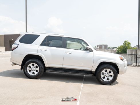 Used 2016 Toyota 4Runner SR5 Premium AWD/4WD image 8
