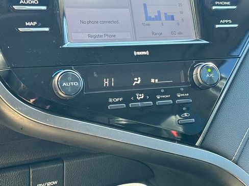 Used 2020 Toyota Camry SE image 13