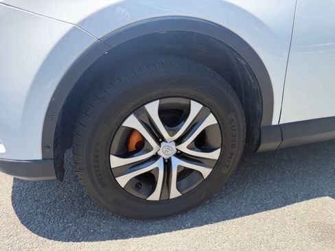Used 2016 Toyota RAV4 LE FWD image 32
