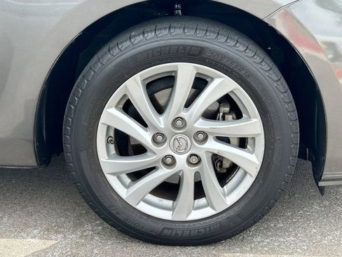 Used 2012 MAZDA MAZDA3 i Touring FWD image 9