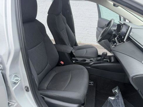 Used 2021 Toyota Corolla LE FWD image 11