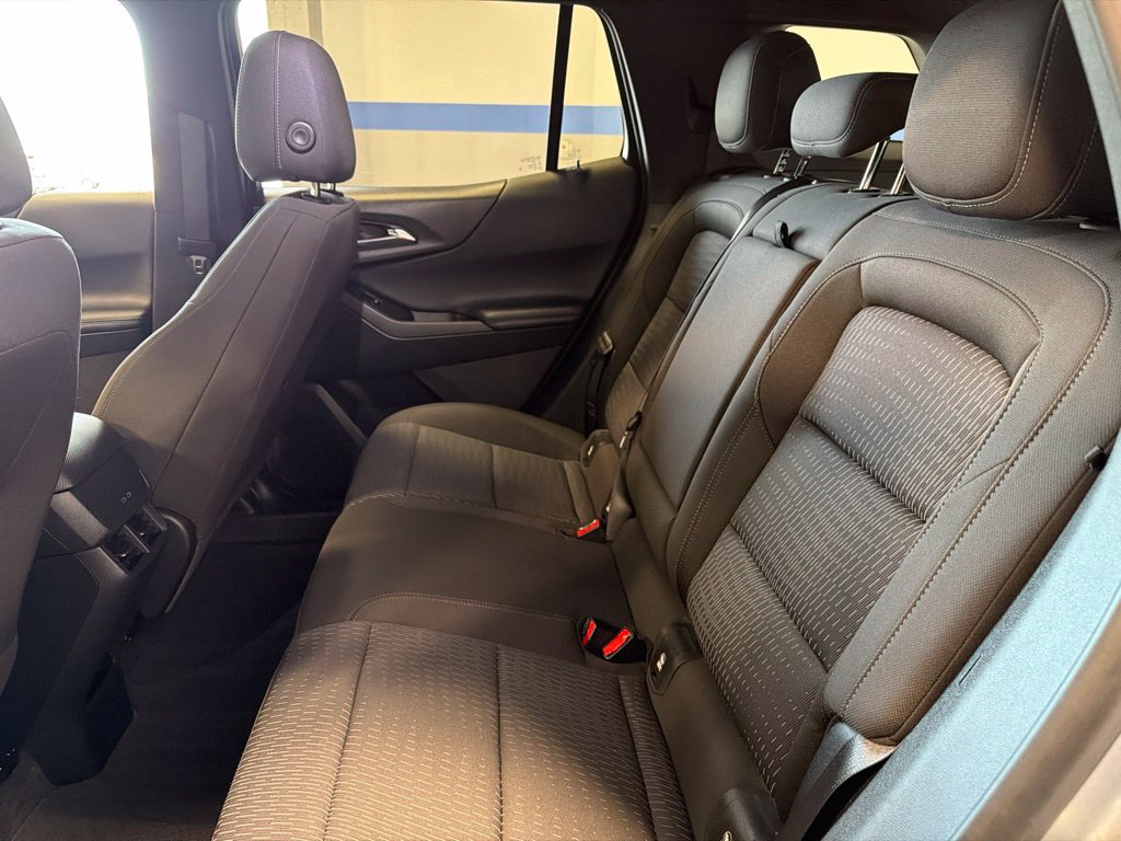 Used 2026 Chevrolet Equinox LT AWD/4WD image 24