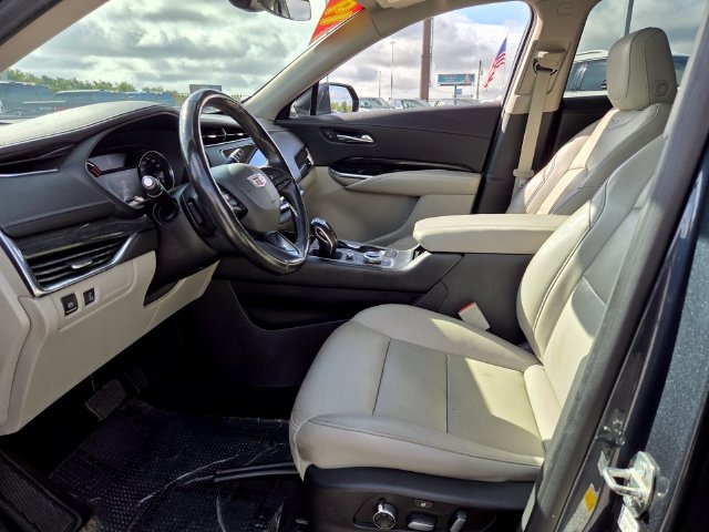Used 2019 Cadillac XT4 Premium Luxury FWD image 5