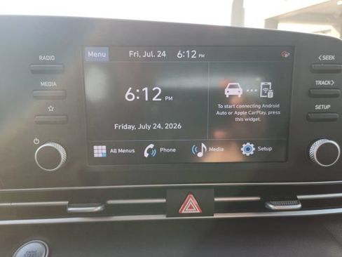 Used 2022 Hyundai Elantra SEL FWD image 15