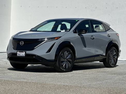Used 2024 Nissan Ariya AWD image 7