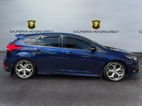 Used 2017 Ford Focus ST w/ Equipment Group 401A image 6