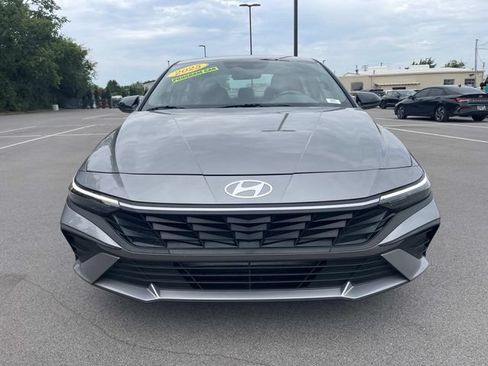 Used 2025 Hyundai Elantra Sport FWD image 8