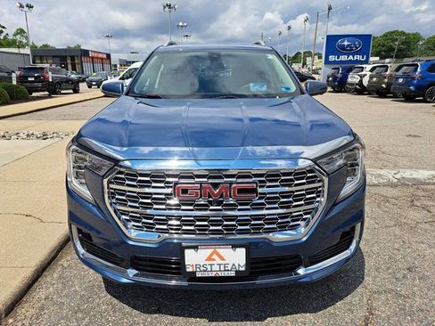 Used 2024 GMC Terrain Denali w/ Denali Premium Package AWD/4WD image 9