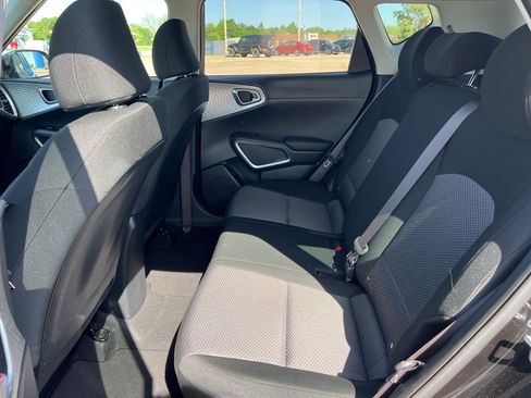 Used 2025 Kia Soul LX w/ LX Technology Package image 19