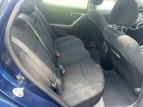 Used 2015 Hyundai Elantra SE w/ Option Group 03 FWD image 10