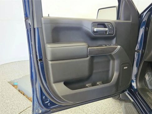 Used 2019 Chevrolet Silverado 1500 LTZ AWD/4WD image 35