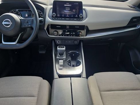 Certified 2022 Nissan Rogue SV FWD image 14
