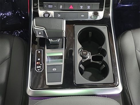 Used 2023 Audi Q8 Premium Plus w/ Premium Plus Package image 20