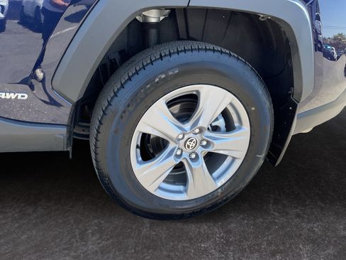 Used 2025 Toyota RAV4 XLE AWD/4WD image 9