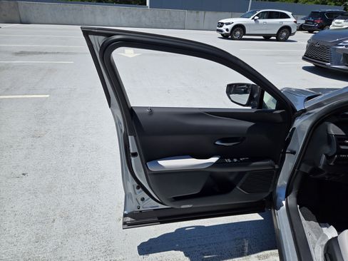 New 2026 Lexus UX 300h FWD image 11