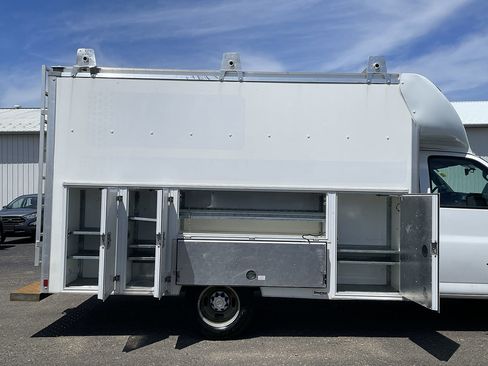 Used 2021 Chevrolet Express 3500 w/ Power Convenience Package RWD image 5