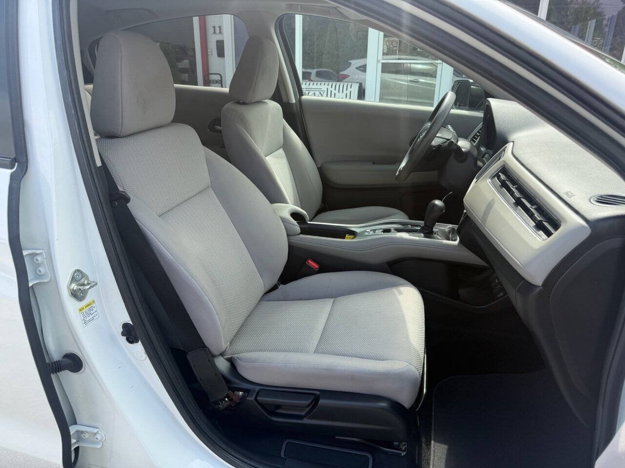 Used 2016 Honda HR-V EX image 5