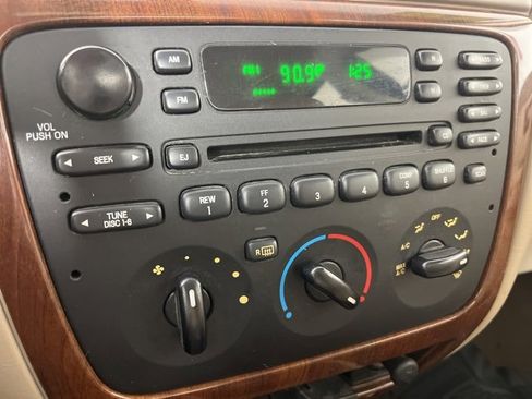 Used 2006 Ford Taurus SEL image 11