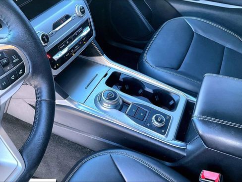 Used 2024 Ford Explorer XLT w/ Equipment Group 202A image 19