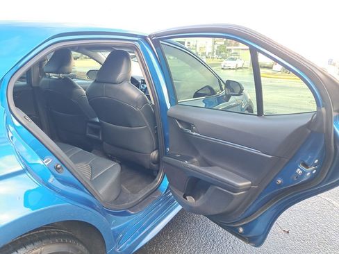 Used 2019 Toyota Camry L image 14