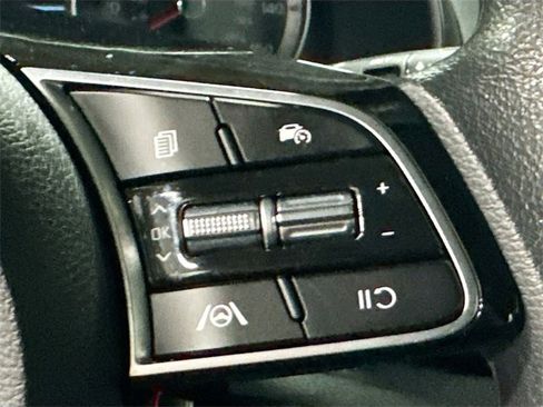 Used 2023 Kia Forte LXS image 10