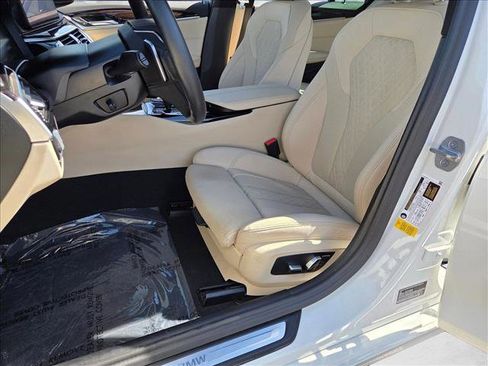 Certified 2023 BMW 530i w/ Convenience Package image 17