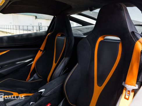 Used 2019 McLaren 720S RWD image 4