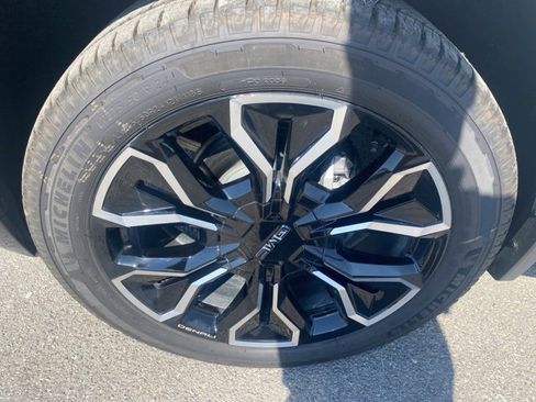 New 2025 GMC Sierra EV Denali image 10