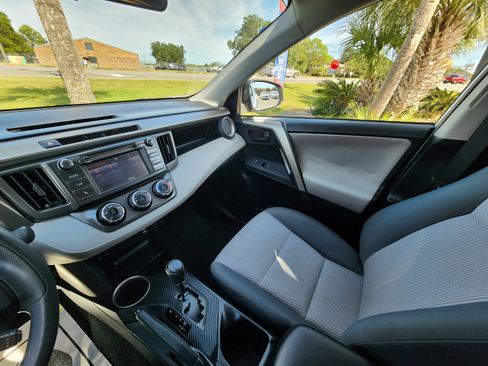 Used 2014 Toyota RAV4 LE image 25