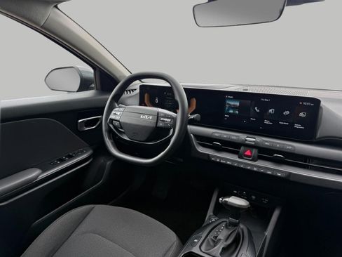 Used 2025 Kia K4 FWD image 70