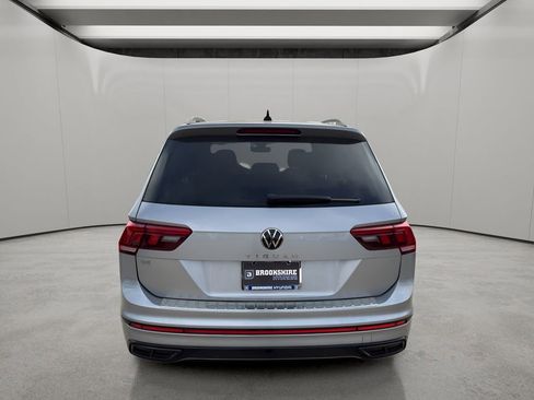 Used 2022 Volkswagen Tiguan SE R-Line image 4