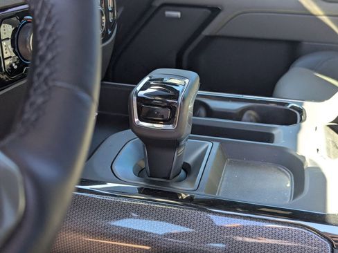 Used 2024 Chevrolet Silverado 1500 ZR2 image 7