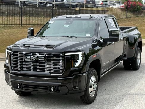 New 2026 GMC Sierra 3500 Denali Ultimate AWD/4WD image 9