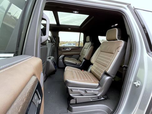 New 2026 GMC Yukon XL Denali Ultimate AWD/4WD image 19