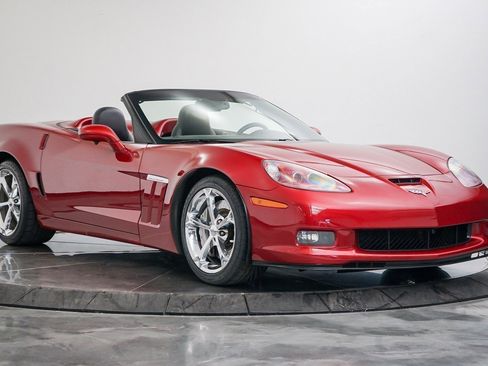 Used 2010 Chevrolet Corvette Grand Sport w/ Preferred Equipment Group RWD image 12