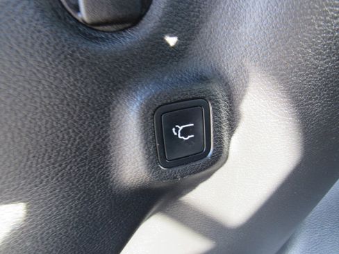 Used 2023 Jeep Compass Latitude w/ Sun and Sound Group image 40